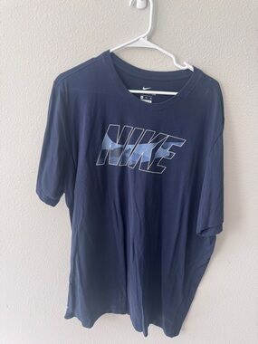 Nike Men's Navy Graphic Logo Tee with Blue Accent